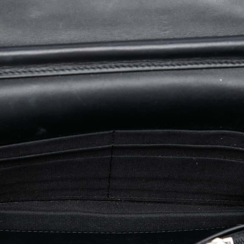 Chanel CC Quilted Patent Brilliant Wallet On Chain Black Leather Very good condition - Model View