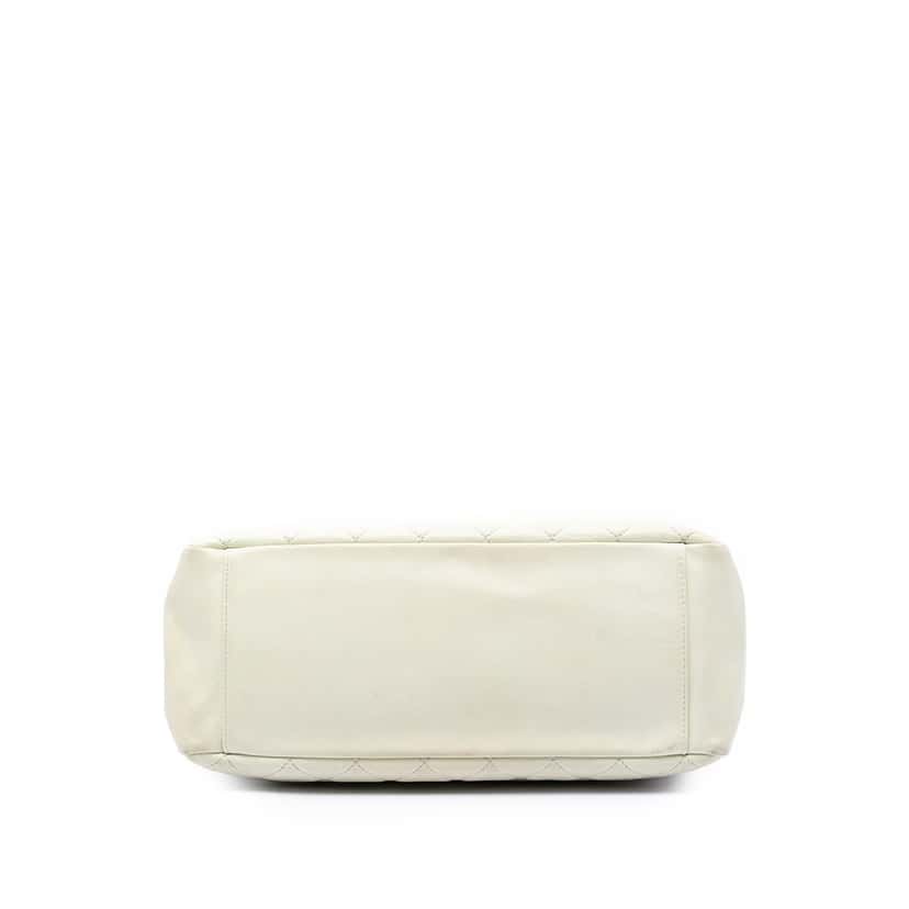 Chanel Caviar Grand Shopping Tote White Leather Very good condition - Inside View