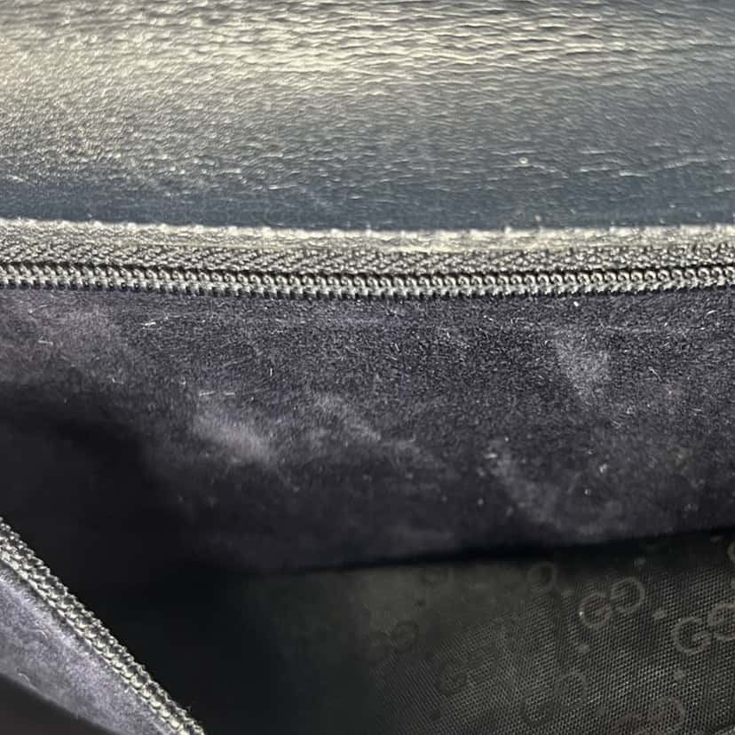 Gucci Leather Flap Crossbody Black Leather Very good condition - Box View