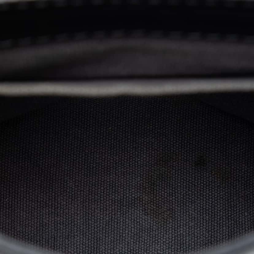 Louis Vuitton Utah Yuma Black Leather Very good condition - Model View