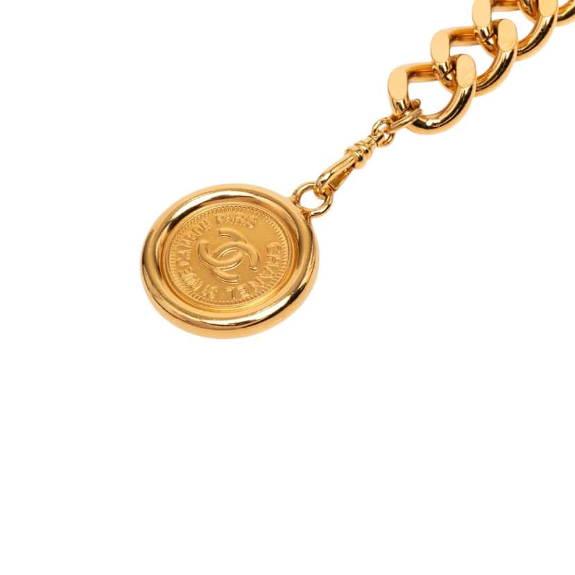 Chanel CC Gold Plated 31 Rue Cambon Medallion Chain Belt Gold Metal Very good condition - Front View