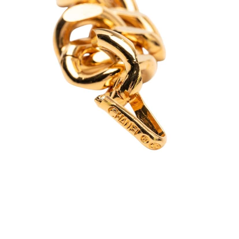 Chanel CC Gold Plated 31 Rue Cambon Medallion Chain Belt Gold Metal Very good condition - Model View