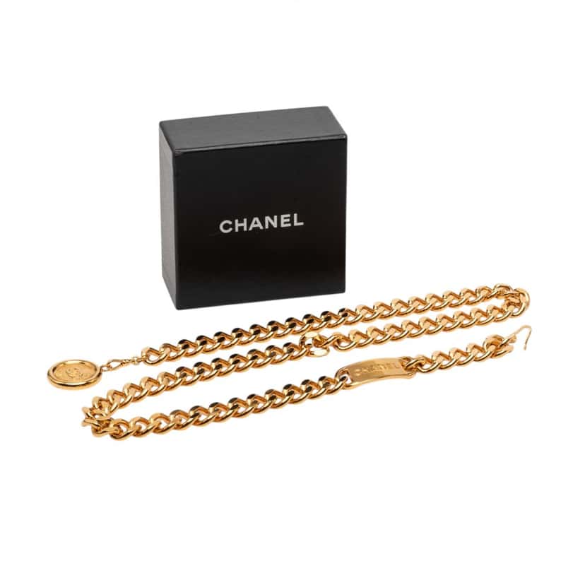 Chanel CC Gold Plated 31 Rue Cambon Medallion Chain Belt Gold Metal Very good condition - Box View