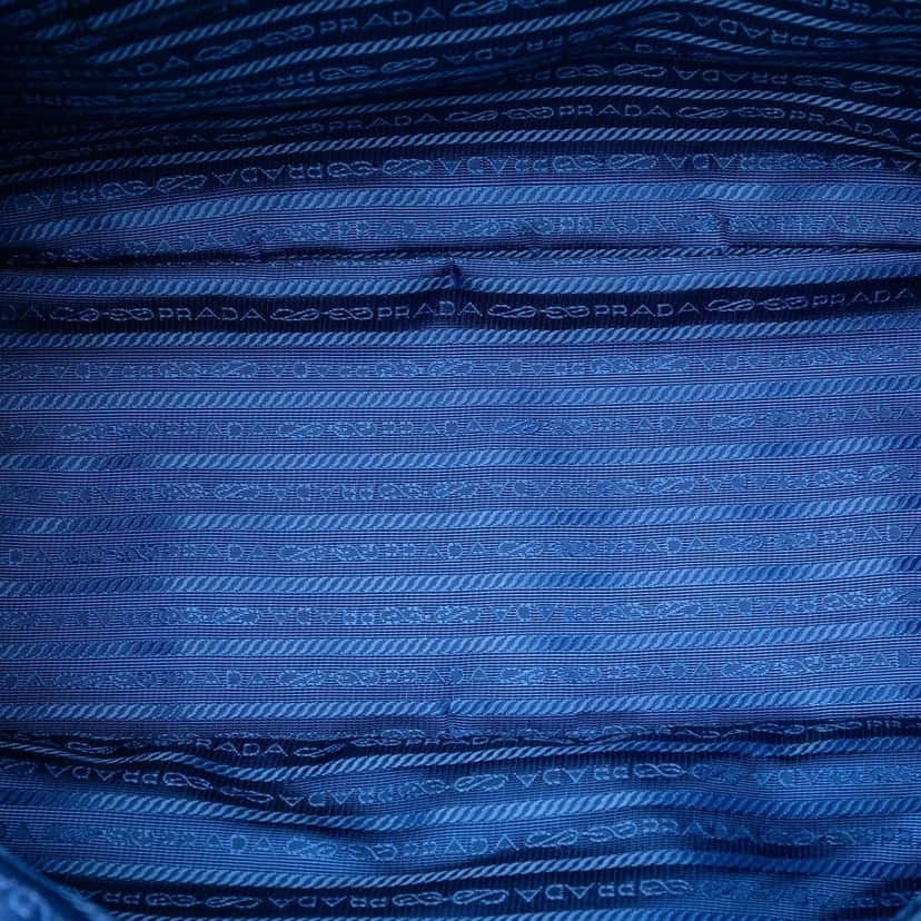 Prada Saffiano Trimmed Tessuto Tote Blue Very good condition - Model View