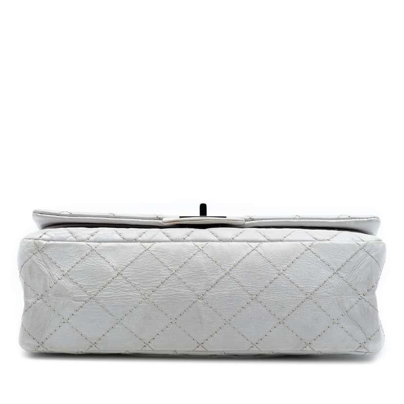 Chanel Quilted Aged Calfskin Reissue 2.55 Double Flap 225 White Leather Very good condition - Inside View
