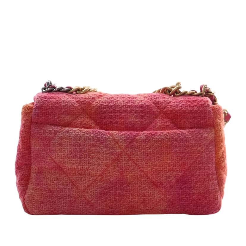 Chanel Medium Tweed Ombre 19 Flap Pink Very good condition - Model View