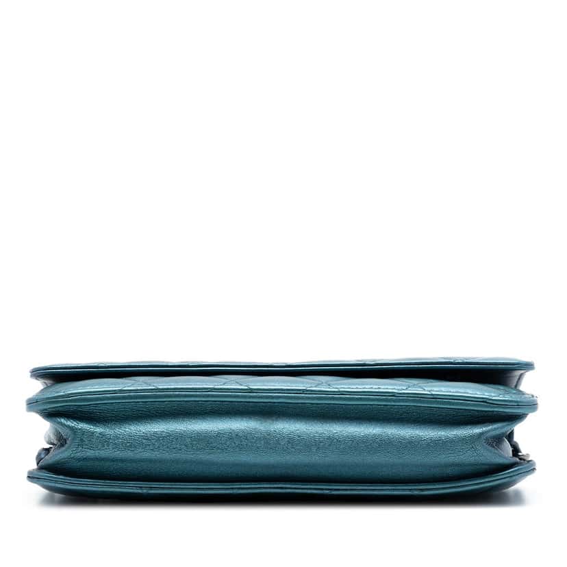 Chanel CC Quilted Metallic Lambskin Wallet On Chain Blue Leather Very good condition - Inside View