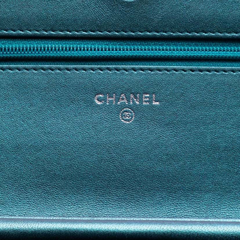 Chanel CC Quilted Metallic Lambskin Wallet On Chain Blue Leather Very good condition - Box View