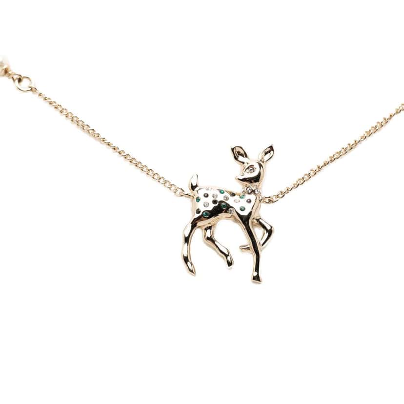 Chanel CC Gold Plated Faux Pearl Strass Deer Pendant Necklace Gold Metal Very good condition - Front View