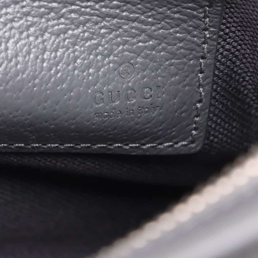 Gucci GG Supreme Clutch Black Very good condition - Model View