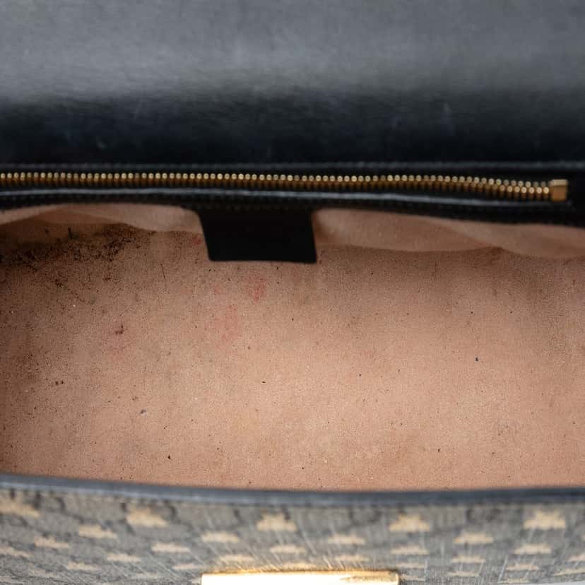 Gucci Medium GG Supreme Bee Padlock Shoulder Bag Beige Very good condition - Model View