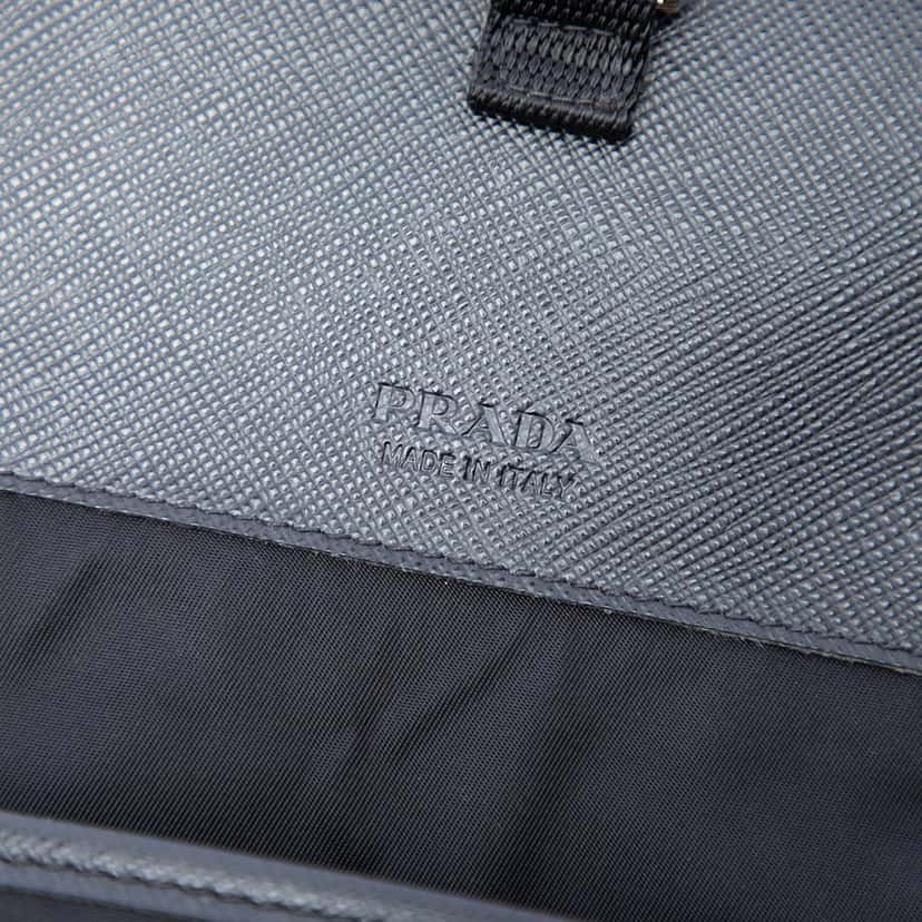 Prada Saffiano Trimmed Re Nylon Phone Case Black Very good condition - Box View