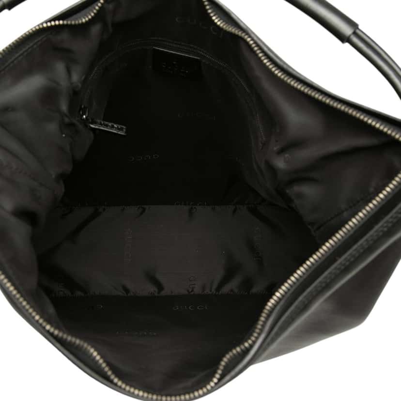 Gucci Leather Shoulder Bag Black Leather Very good condition - Model View