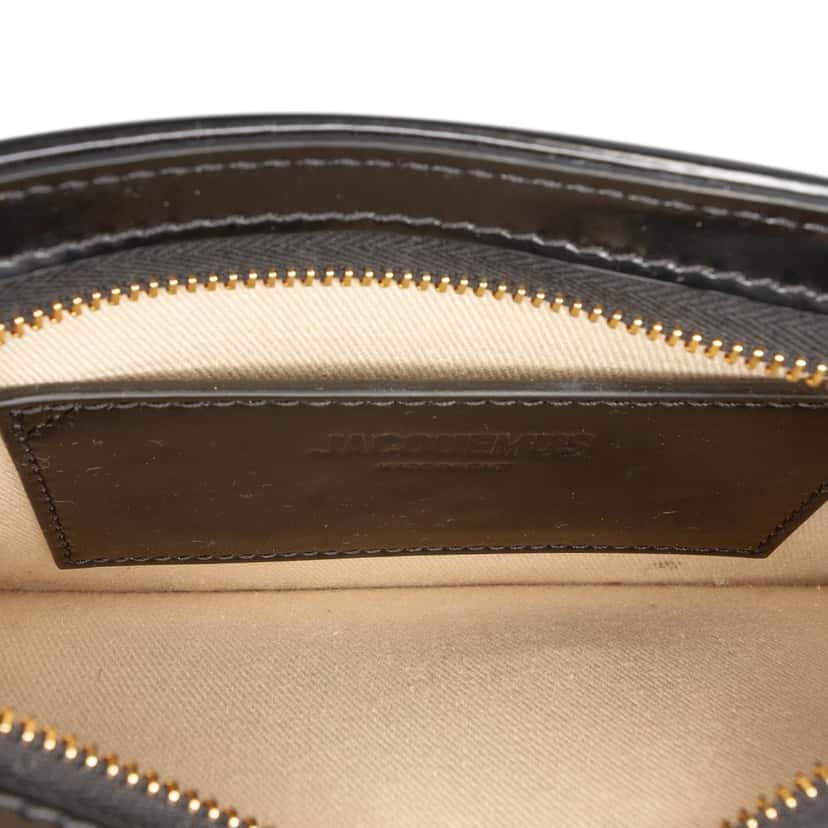 Jacquemus Patent Le Petit Bisou Chain Shoulder Bag Black Leather Very good condition - Model View