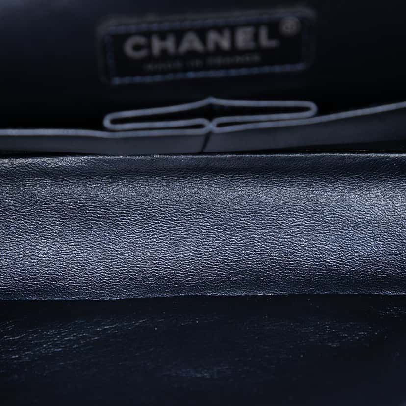 Chanel Medium Classic Lambskin Double Flap Blue Leather Very good condition - Model View
