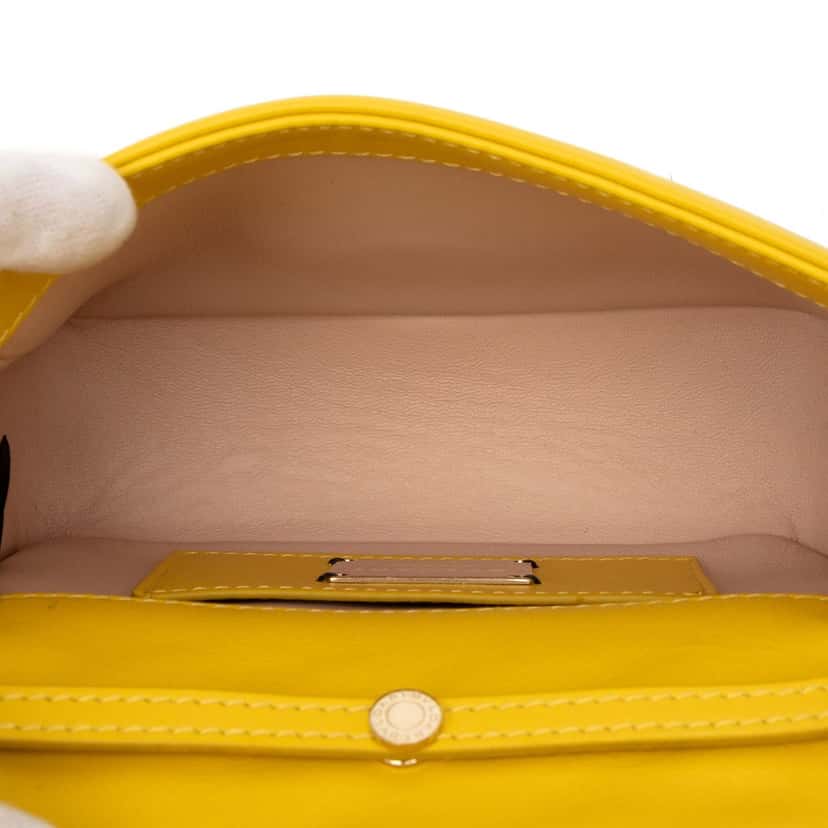 Bvlgari Leather Serpenti Cabochon Chain Crossbody Yellow Leather Very good condition - Model View