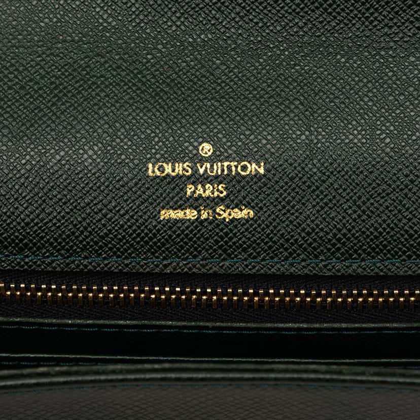 Louis Vuitton Taiga Selenga Green Leather Very good condition - Box View