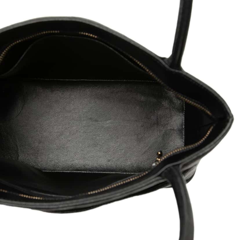 Chanel Caviar Medallion Tote Black Leather Very good condition - Model View