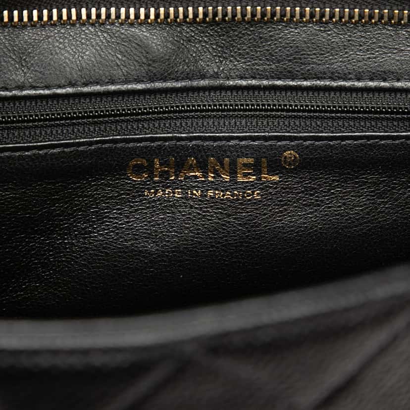 Chanel Caviar Medallion Tote Black Leather Very good condition - Box View