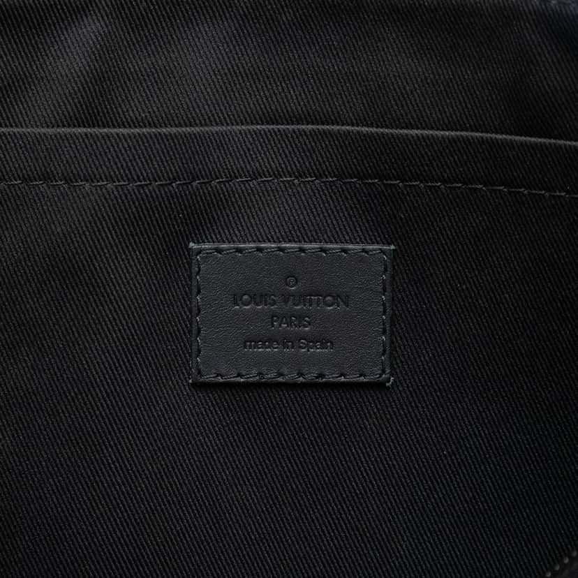 Louis Vuitton Monogram Shadow Discovery Pochette Black Leather Very good condition - Box View