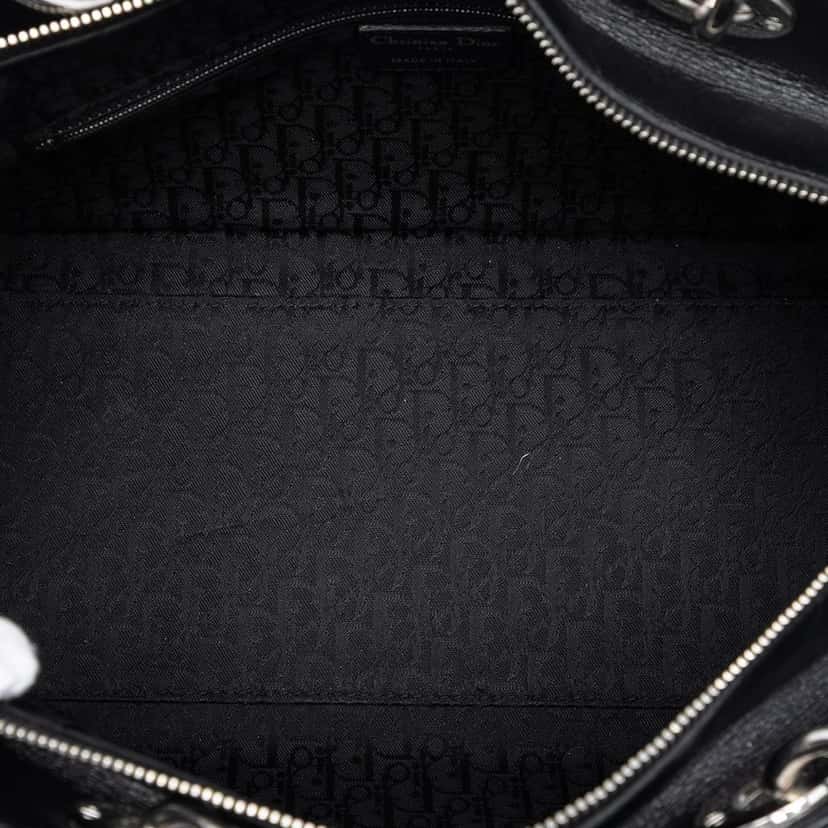 Dior Stitched Lambskin Cannage Handbag Black Leather Very good condition - Model View