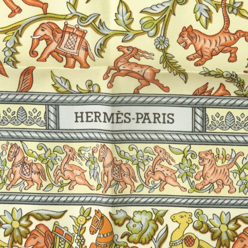Hermès Chasse En Inde Silk Scarf 90 Yellow Very good condition - Inside View