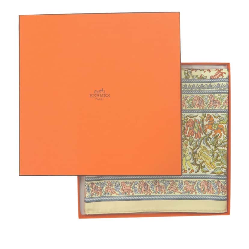 Hermès Chasse En Inde Silk Scarf 90 Yellow Very good condition - Box View