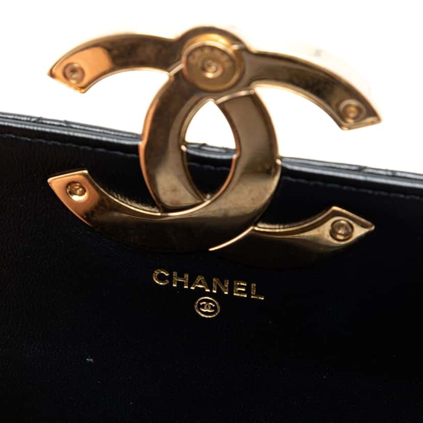 Chanel Quilted Lambskin Giant CC Flap Phone Holder with Chain Black Leather Very good condition - Box View