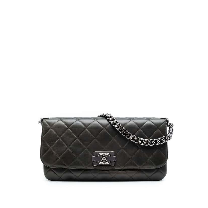 Chanel Quilted Lambskin Boy Accordion Flap Brown Leather Very good condition - Front View