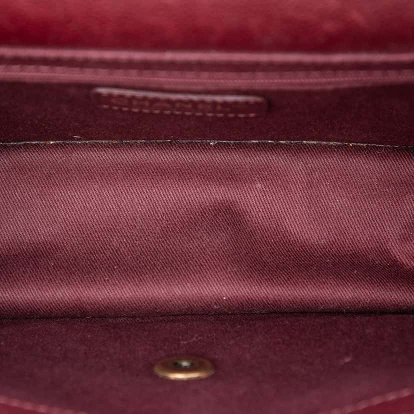 Chanel Paris Edinburgh Quilted Caviar Retro Class Flap Red Leather Very good condition - Model View