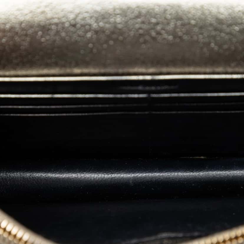 Saint Laurent Small Metallic Kate Tassel Wallet On Chain Silver Leather Very good condition - Model View