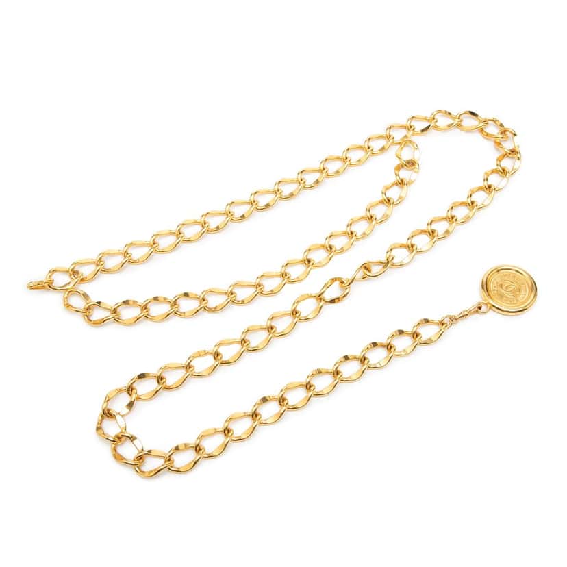 Chanel CC Gold Plated 31 Rue Cambon Medallion Chain Belt Gold Metal Very good condition - Front View