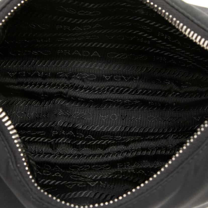 Prada Saffiano Trimmed Re Nylon Re Edition 2005 Satchel Black Very good condition - Model View