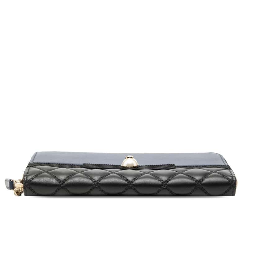 Chanel Bicolor Quilted Lambskin Faux Pearl Ribbon Long Wallet Black Leather Very good condition - Inside View