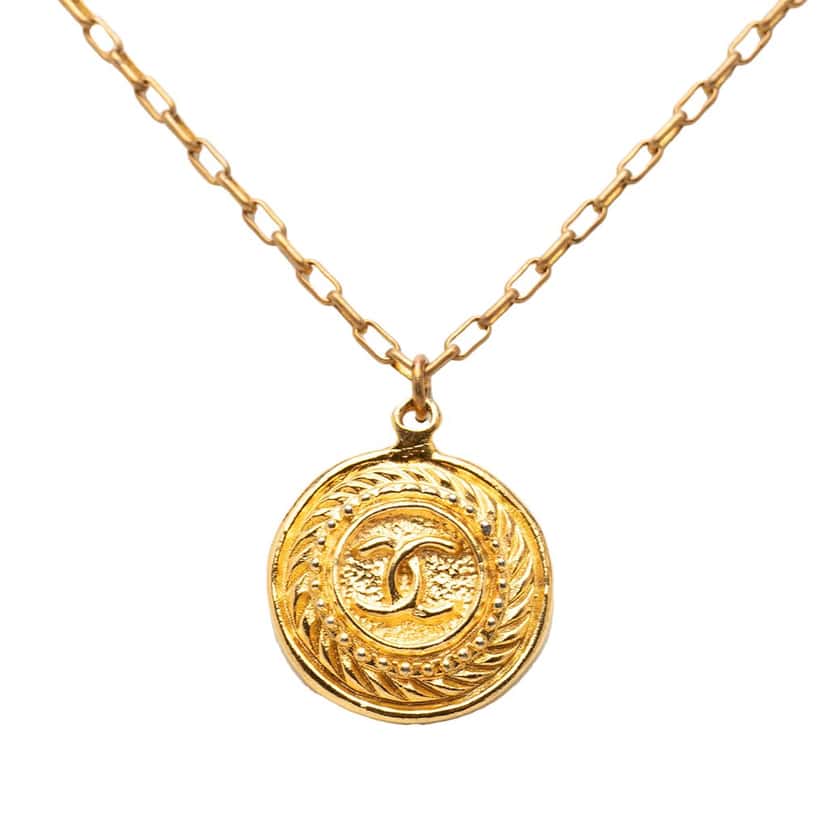Chanel CC Gold Plated Medallion Pendant Necklace Gold Metal Very good condition - Back View