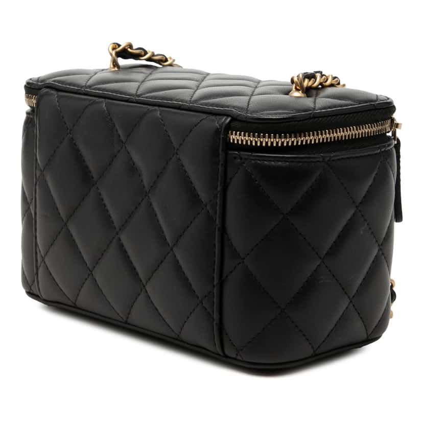 Chanel Small Quilted Lambskin Pearl Crush Vanity Case with Chain Black Leather Very good condition - Back View