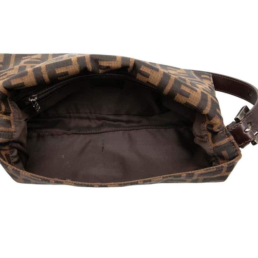 Fendi Zucca Canvas Baguette Brown Very good condition - Model View