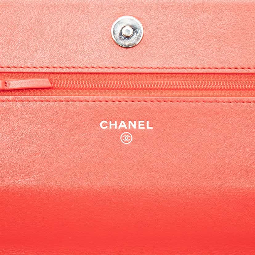 Chanel CC Embossed Lambskin Camellia Wallet On Chain Red Leather Very good condition - Box View