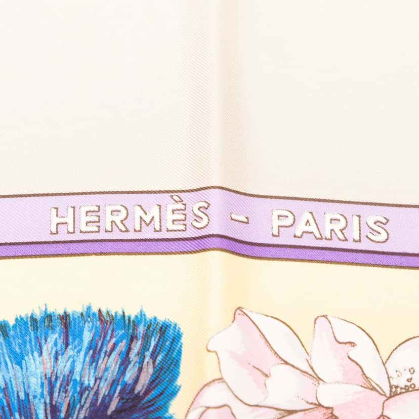 Hermès Regina Silk Scarf 90 Beige Very good condition - Inside View