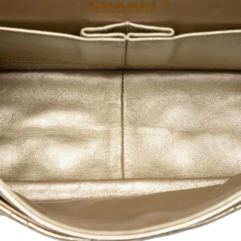 Chanel Quilted Metallic Aged Calfskin Reissue 2.55 Double Flap 226 Gold Leather Very good condition - Model View