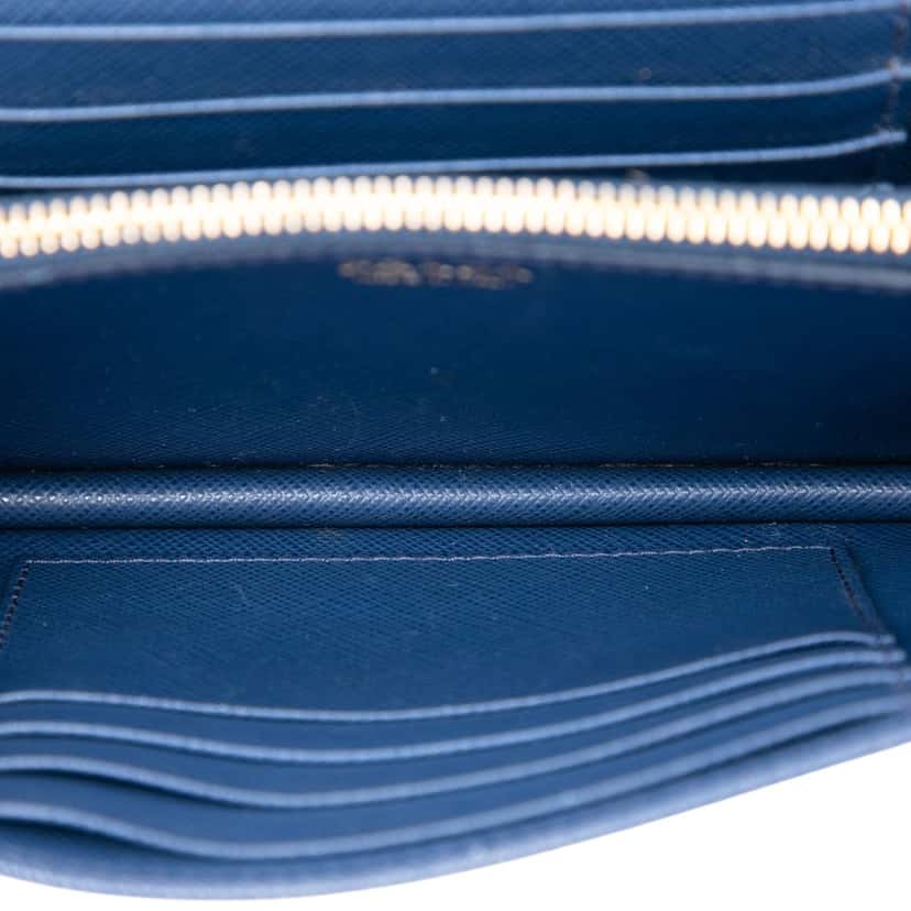 Prada Saffiano Lux Wallet on Chain Blue Leather Very good condition - Model View