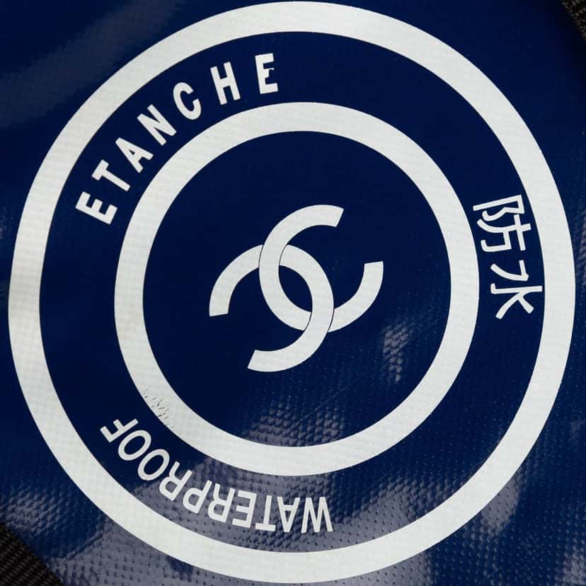 Chanel CC Vinyl Tote Blue Plastic Very good condition - Box View