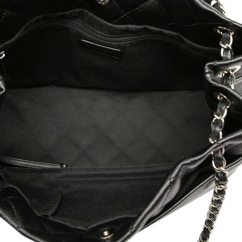 Chanel CC Caviar Timeless Soft Tote Black Leather Very good condition - Model View