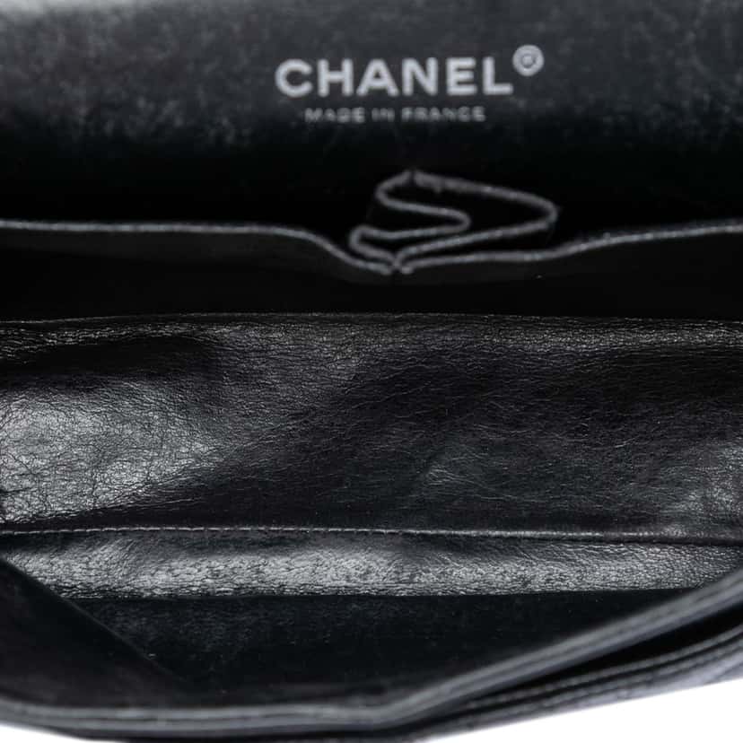 Chanel Medium Classic Caviar Double Flap Black Leather Very good condition - Model View