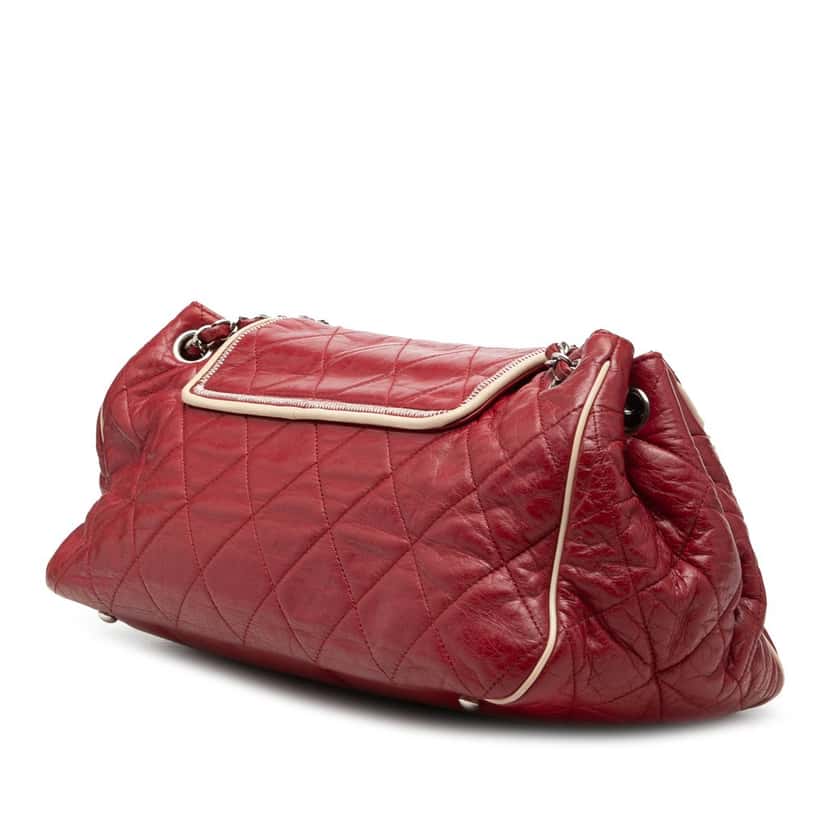 Chanel Quilted Aged Calfskin Reissue 2.55 East West Accordion Flap Red Leather Very good condition - Back View