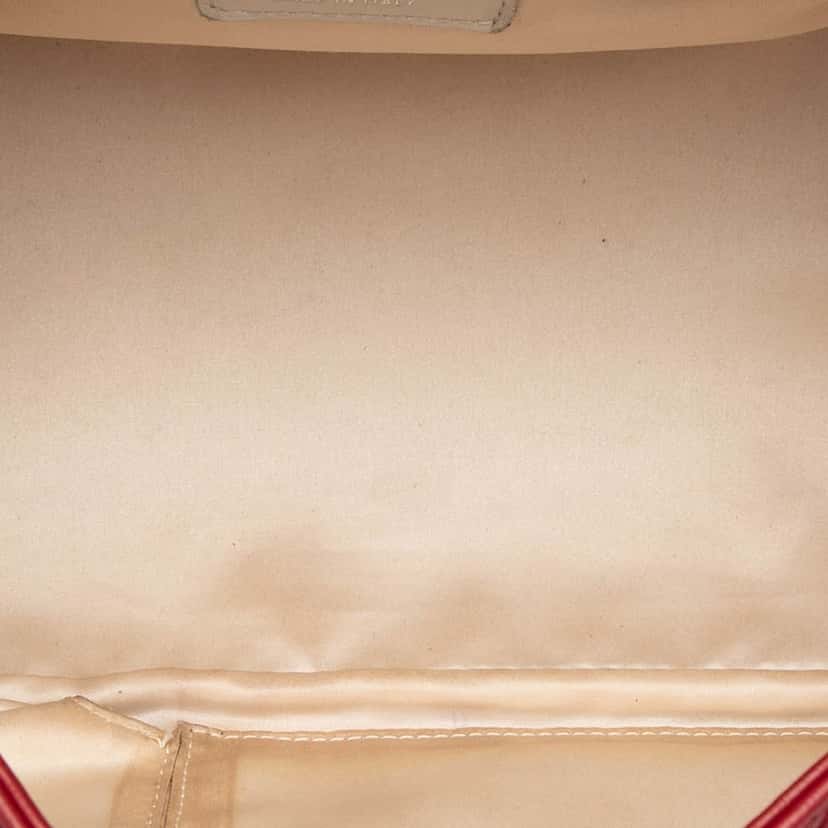 Chanel Quilted Aged Calfskin Reissue 2.55 East West Accordion Flap Red Leather Very good condition - Model View