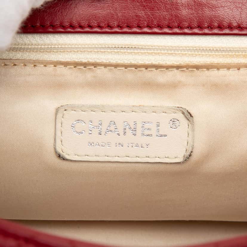 Chanel Quilted Aged Calfskin Reissue 2.55 East West Accordion Flap Red Leather Very good condition - Box View