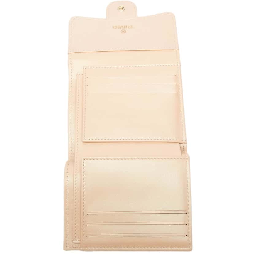 Chanel CC Quilted Iridescent Lambskin Compact Wallet Brown Leather Very good condition - Model View