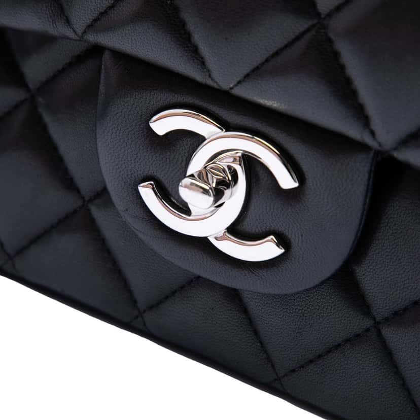 Chanel Maxi Classic Lambskin Double Flap Black Leather Very good condition - Box View