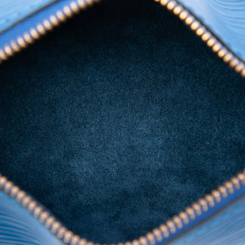 Louis Vuitton Epi Pochette Papillon Blue Leather Very good condition - Model View